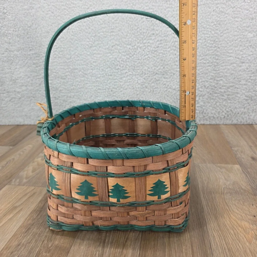 Rustic Woven Splint Christmas Basket Green Pine Tree Stencil Fixed Handle 13in